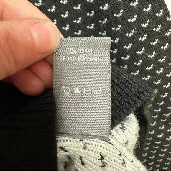 Denver  Hayes Sweater Crew Neck Grey/White/Black Size Medium - Picture 8 of 16